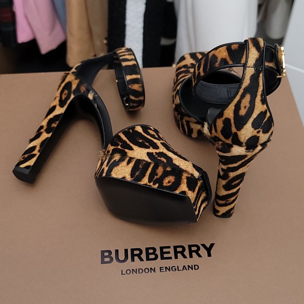 Burberry Camel Plarforms - Picture 7 of 10